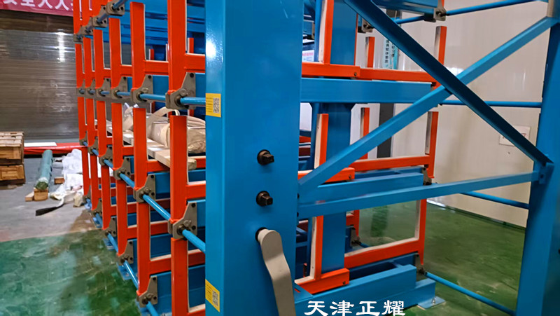銅排重型伸縮式貨架節(jié)省便捷存儲(chǔ)量高找料迅速