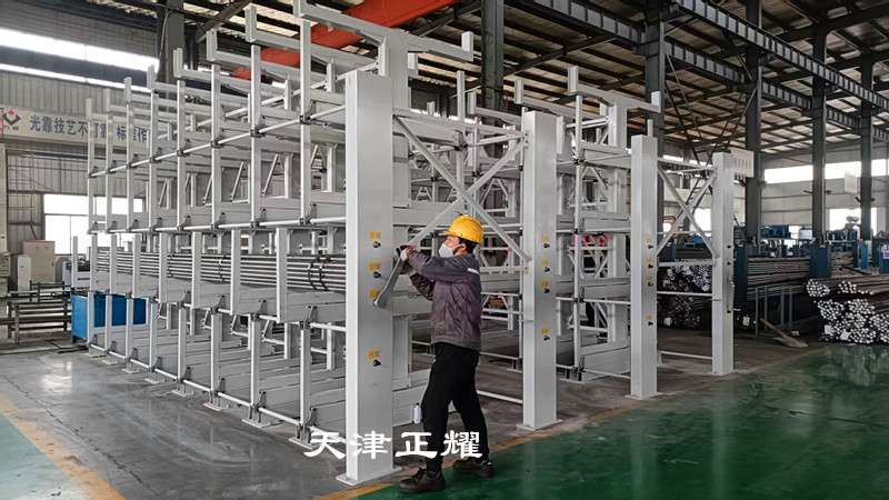 型材節(jié)省空間提高存儲(chǔ)量的伸縮式型材放置架