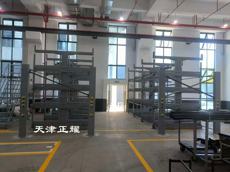型材告別地面堆放實現(xiàn)立體分類擺放的型材存放架