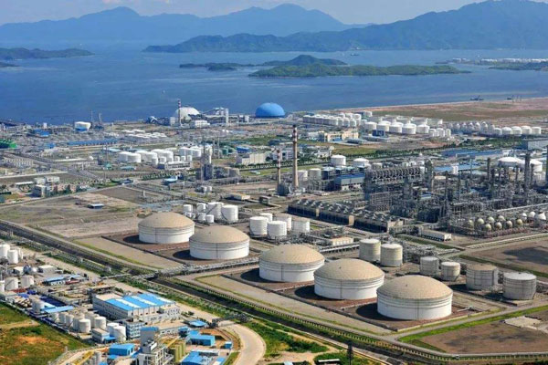 文章1-35惠州大亚湾石化区炼化一体化规模跃居全国第一.jpg